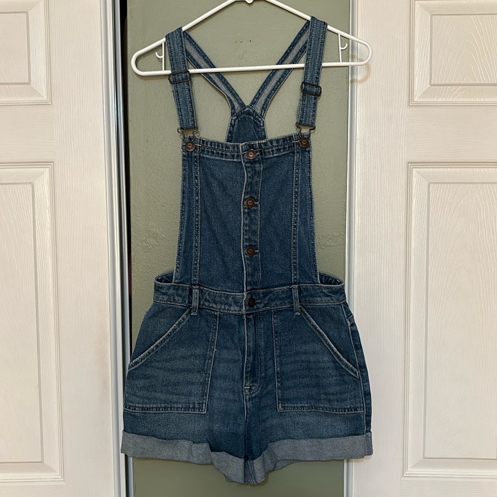 Hollister High Rise Mom Short Overalls, Vintage Stretch, Size Small, Super Cute!